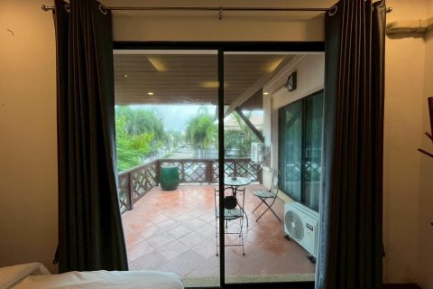 Chalet de 3 dormitorios en Pattaya, Tailandia № 126788 - foto 8