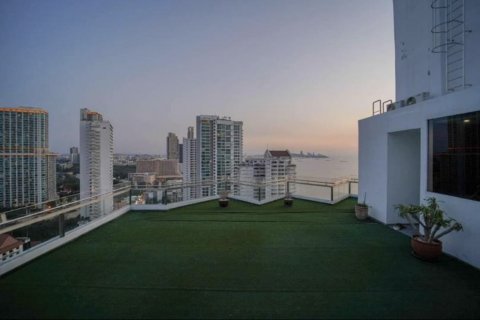 Condo in Pattaya, Thailand, 3 bedrooms in The Palm Wongamat Beach № 120710