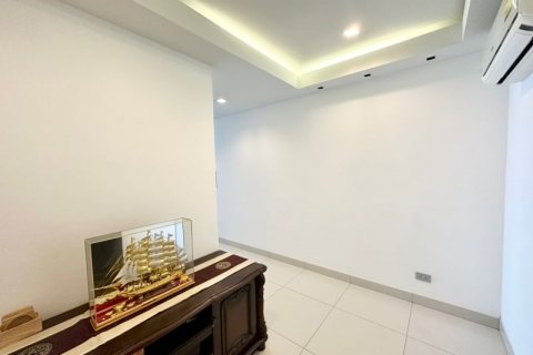 Condominio de 2 dormitorios en Pattaya, Tailandia № 81233 - foto 12