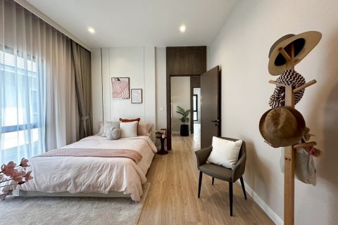 Casa de 4 dormitorios en Pattaya, Tailandia № 126730 - foto 13