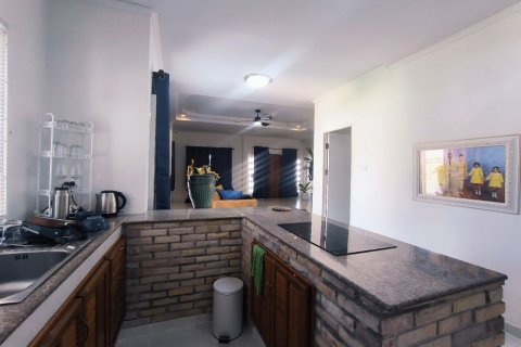 Casa de 4 dormitorios en Bang Lamung, Tailandia № 121292 - foto 21