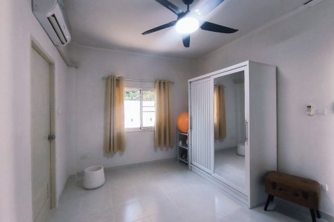 Casa de 4 dormitorios en Bang Lamung, Tailandia № 121292 - foto 30