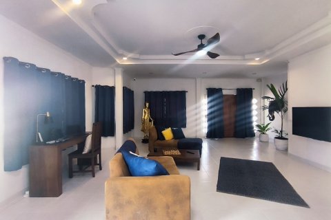 Casa de 4 dormitorios en Bang Lamung, Tailandia № 121292 - foto 15