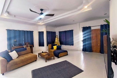 Casa de 4 dormitorios en Bang Lamung, Tailandia № 121292 - foto 14