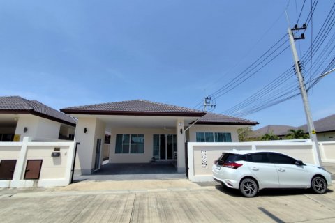 Casa de 3 dormitorios en Bang Lamung, Tailandia № 121291 - foto 2