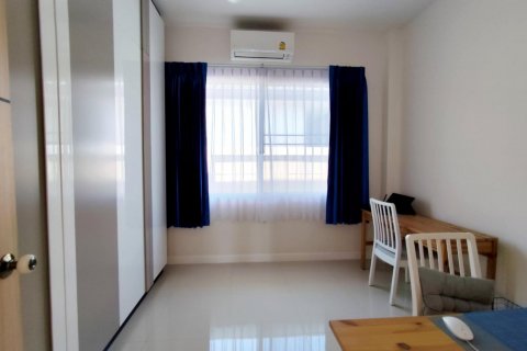 Casa de 3 dormitorios en Bang Lamung, Tailandia № 121291 - foto 22