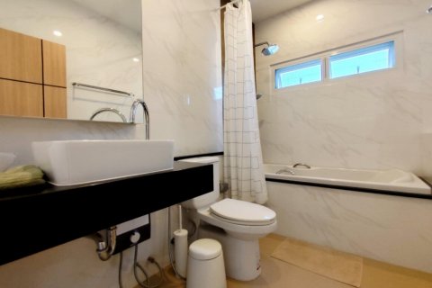 Casa de 3 dormitorios en Bang Lamung, Tailandia № 121291 - foto 18