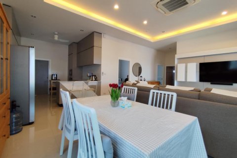 Casa de 3 dormitorios en Bang Lamung, Tailandia № 121291 - foto 7