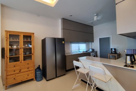 Casa de 3 dormitorios en Bang Lamung, Tailandia № 121291 - foto 11