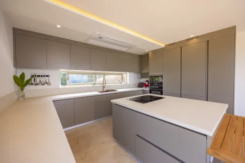 Casa de 5 dormitorios en Layan Beach, Tailandia № 84907 - foto 6