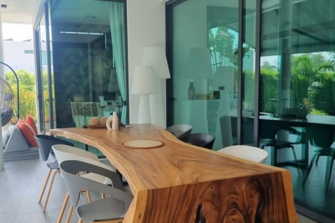 Chalet de 4 dormitorios en Hua Hin, Tailandia № 124015 - foto 8