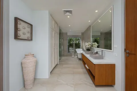 Casa de 5 dormitorios en Bang Tao, Tailandia № 132084 - foto 22