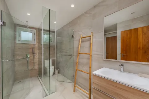 Casa de 5 dormitorios en Bang Tao, Tailandia № 132084 - foto 27