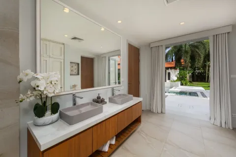 Casa de 5 dormitorios en Bang Tao, Tailandia № 132084 - foto 29