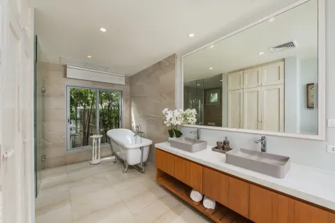 Casa de 5 dormitorios en Bang Tao, Tailandia № 132084 - foto 11