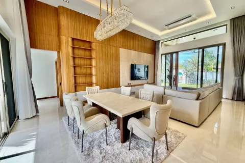 Casa de 4 dormitorios en Bang Tao, Tailandia № 132085 - foto 2
