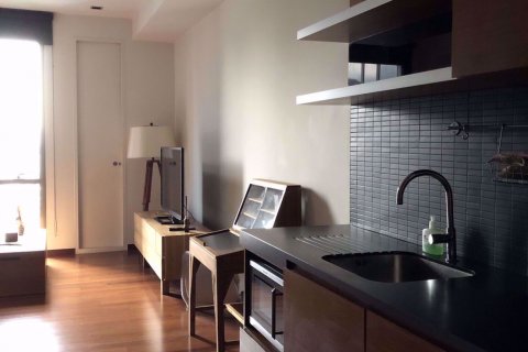 Condominio de 2 dormitorios en Khlong Toei, Bangkok, Tailandia № 77084 - foto 5