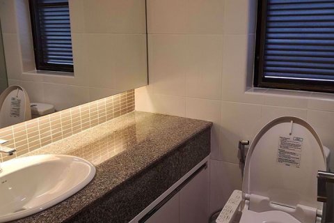 Condominio de 2 dormitorios en Watthana, Bangkok, Tailandia № 77089 - foto 13