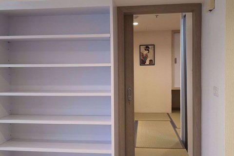 Condominio de 2 dormitorios en Watthana, Bangkok, Tailandia № 77089 - foto 11