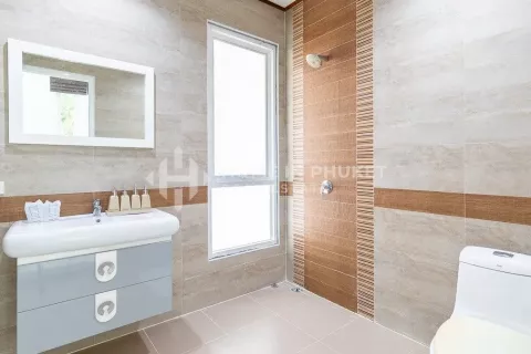 Casa de 5 dormitorios en Kamala, Tailandia № 131011 - foto 24