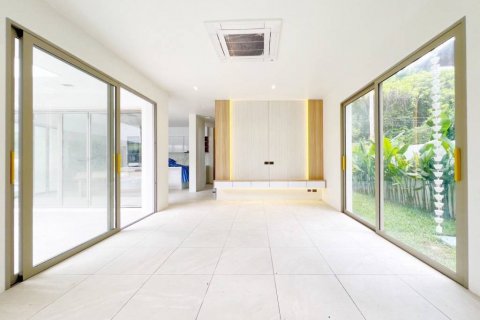 Chalet de 4 dormitorios en Kathu, Tailandia № 132678 - foto 6
