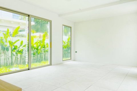 Chalet de 4 dormitorios en Kathu, Tailandia № 132678 - foto 7