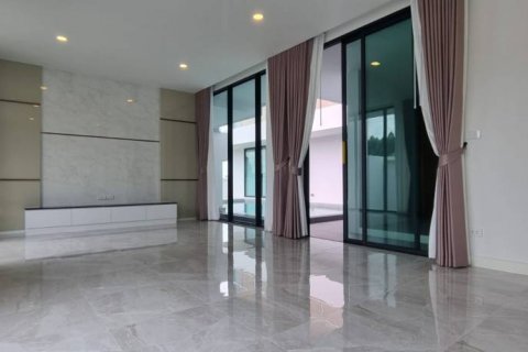 Villa in Pattaya, Thailand 5 Schlafzimmer № 132675 - Foto 4