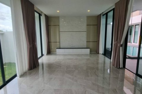 Villa in Pattaya, Thailand 5 Schlafzimmer № 132675 - Foto 2