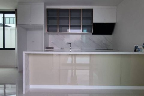 Villa in Pattaya, Thailand 5 Schlafzimmer № 132675 - Foto 7