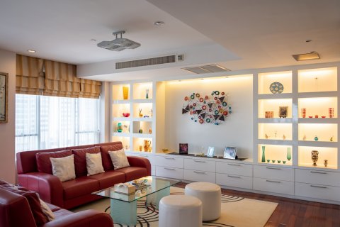 Condominio de 4 dormitorios en Bangkok, Tailandia № 143782 - foto 4