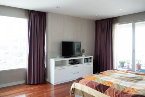 Condominio de 4 dormitorios en Bangkok, Tailandia № 143782 - foto 8