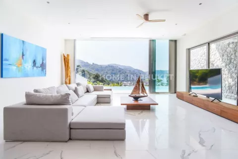 Casa de 5 dormitorios en Kata, Tailandia № 130996 - foto 3