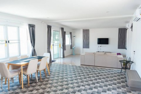Chalet de 4 dormitorios en Hua Hin, Tailandia № 124563 - foto 6