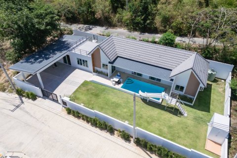 Chalet de 4 dormitorios en Hua Hin, Tailandia № 124563 - foto 5
