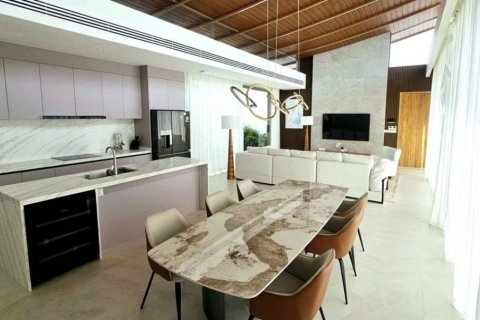 Chalet de 3 dormitorios en Phuket, Tailandia № 124558 - foto 6