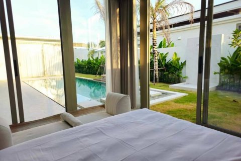 Chalet de 3 dormitorios en Phuket, Tailandia № 124558 - foto 9