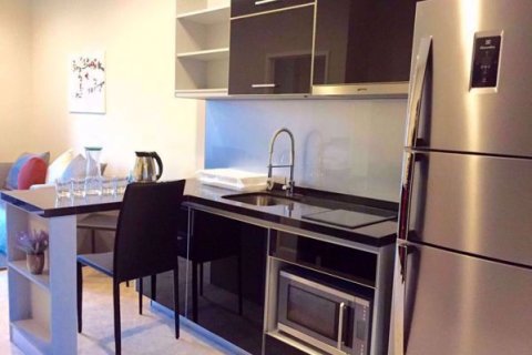 Condo à Khlong Toei, Bangkok, Thaïlande, 1 chambre № 76258 - photo 2