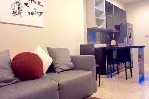 Condo in Khlong Toei, Bangkok, Thailand, 1 bedroom  № 76258
