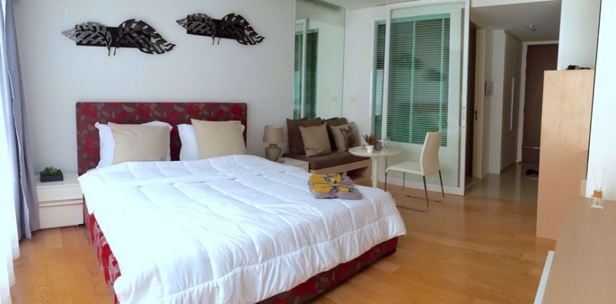 Studio in the Condo in Watthana, Bangkok, Thailand  № 76260