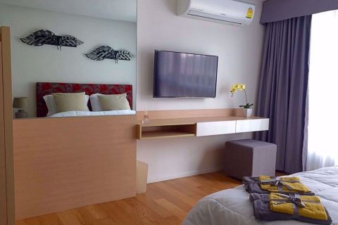 Studio in the Condo in Watthana, Bangkok, Thailand  № 76260 - photo 3