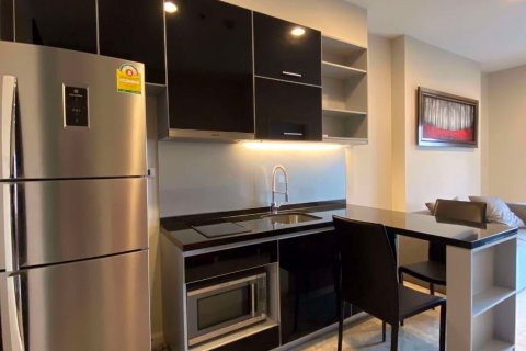 Condominio de 1 dormitorio en Khlong Toei, Bangkok, Tailandia № 76257 - foto 6