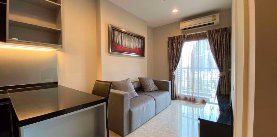 Condominio de 1 dormitorio en Khlong Toei, Bangkok, Tailandia № 76257