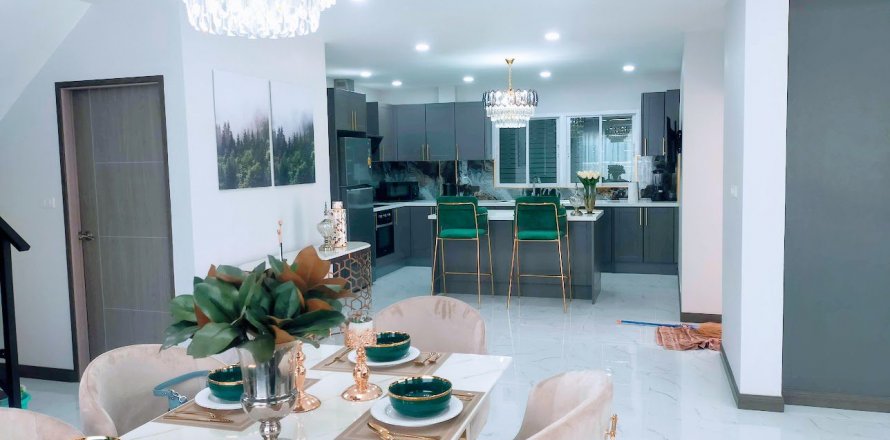 Casa de 4 dormitorios en Pattaya, Tailandia № 85050