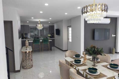 Casa de 4 dormitorios en Pattaya, Tailandia № 85050 - foto 6