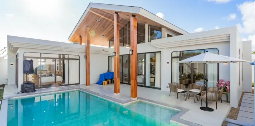 Villa in Phuket, Thailand 4 Schlafzimmer № 111944