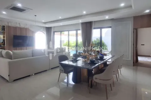 Casa de 4 dormitorios en Phuket, Tailandia № 131597 - foto 3