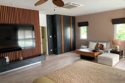 Casa de 4 dormitorios en Bangkok, Tailandia № 104526 - foto 9