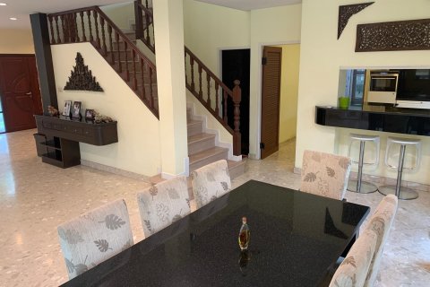 Casa de 4 dormitorios en Bangkok, Tailandia № 104526 - foto 5