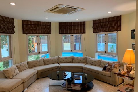 Casa de 4 dormitorios en Bangkok, Tailandia № 104526 - foto 6