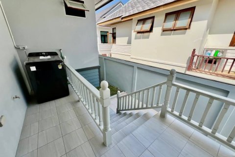 Casa de 4 dormitorios en Pattaya, Tailandia № 144462 - foto 8